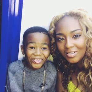 Meet your Posher, Chi chi